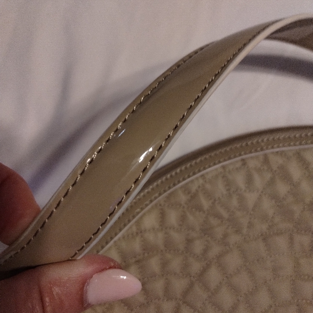 NWOT Vera wang nylon beige quilted purse - Picture 5 of 8